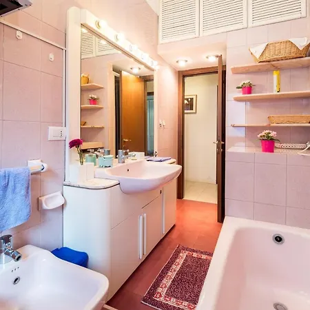 Lizzy Apartment Milan